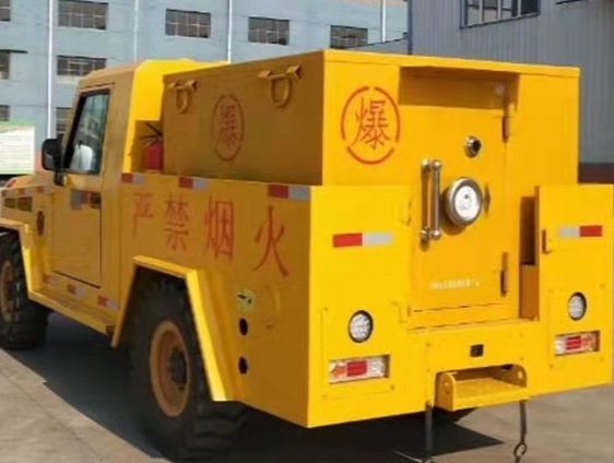 安仁凯龙爆破器材运输车：保障爆破任务的安全运行